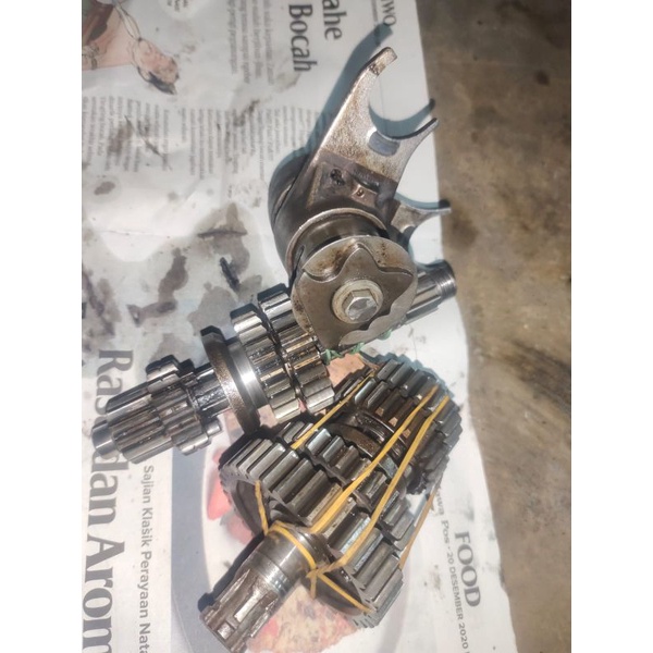 Jual Rasio gigi trasmisi gigi gear box set Honda win 100 ori Shopee