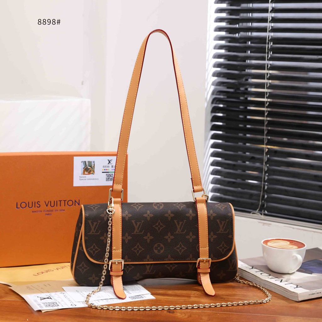 LV/Louis Vuitton Twinny Presbyopia Chain Horn Handbag 