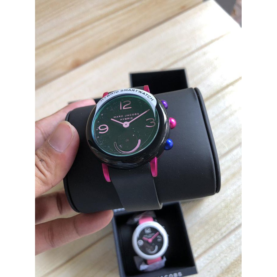 Marc jacobs hybrid watch harga best sale