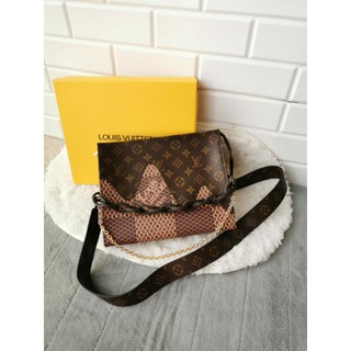 Jual Tas LV Naviglio N45255 Thn 2011 Damier (ada Receipt LV Plaza indonesia),  Bisa Untuk Simpan Kamera SLR di lapak Liburan Murah ZAR