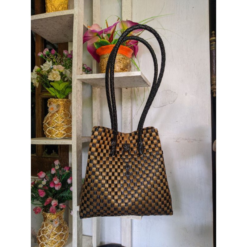 Jual Tas anyaman plastik jali premium Magnum Black Gold | Shopee Indonesia