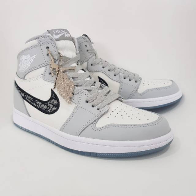 Jual Sepatu Nike Air Jordan High Dior Shopee Indonesia