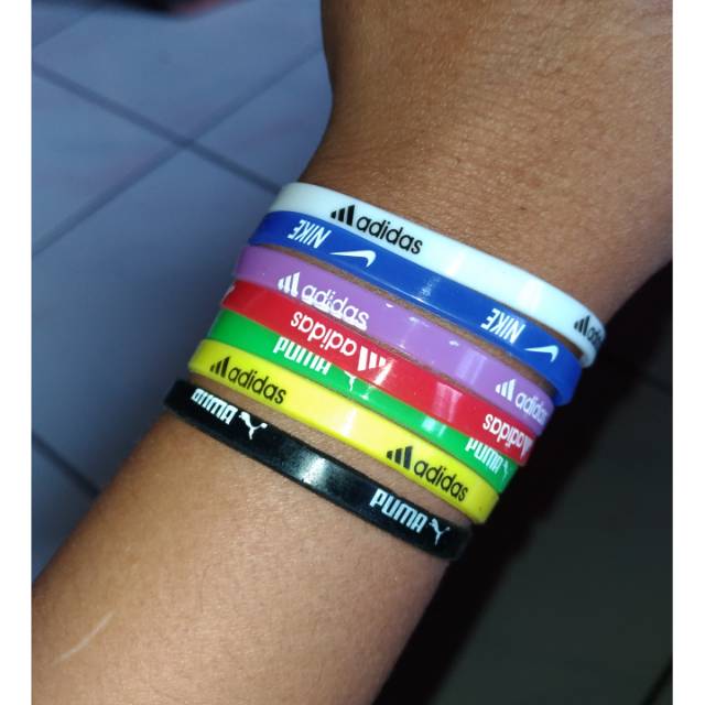 Foto 2025 gelang adidas