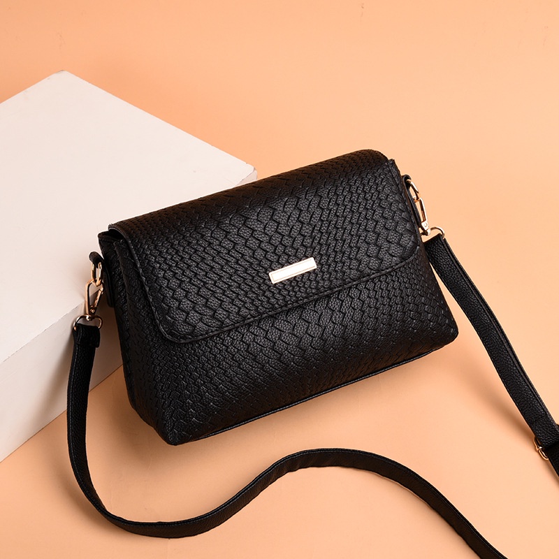 Jual TAS SELEMPANG WANITA PREMIUM PESTA OVOLA TA629B5 KULIT HITAM SLING ...