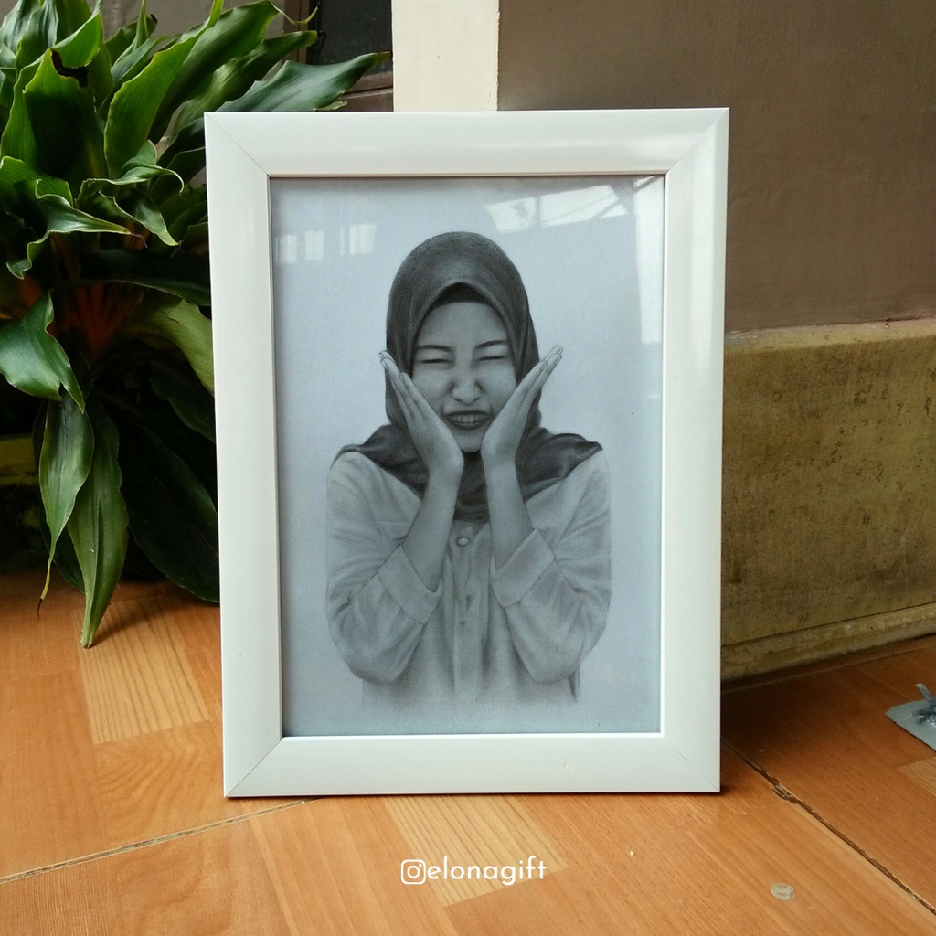 Jual Sketsa Wajah Realis Free Frame Jasa Lukis Wajah Kado Wisuda Shopee Indonesia 7914