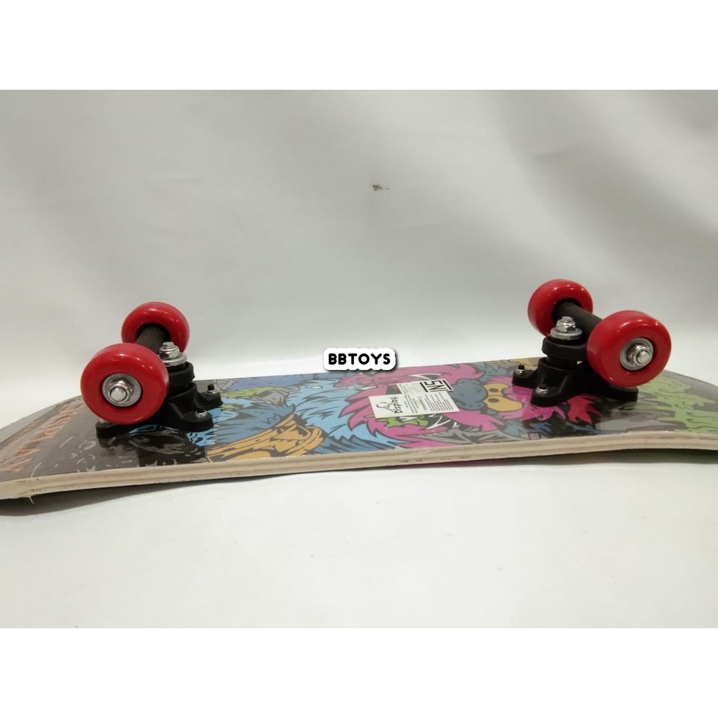 Jual Skateboard Merek display - Skate Board size S/M - skateboard Murah ...