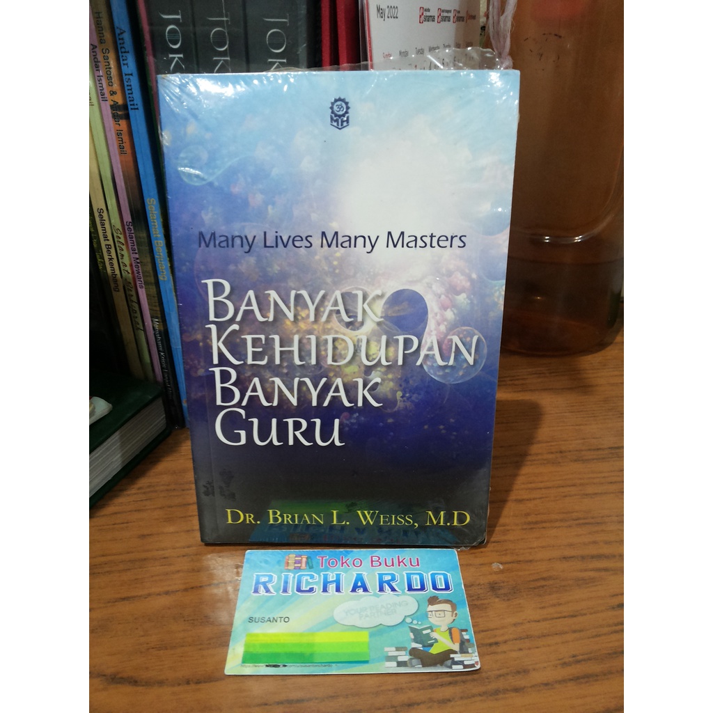 Jual Buku Many Lives Many Masters --- Dr. Brian Weiss | Shopee Indonesia