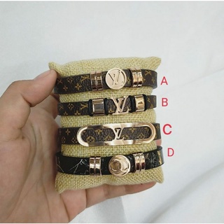 Jual Gelang LV sign pull it kulit cokelat premium di lapak Kacamata_Victory