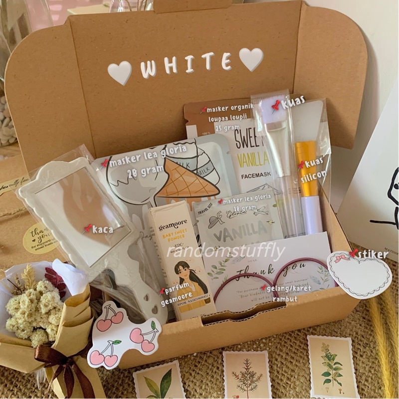 Jual Hadiah Wisuda Gift Box Skincare Kado Wisuda Hampers Skincare Kado Cewe Hadiah Ultah Series