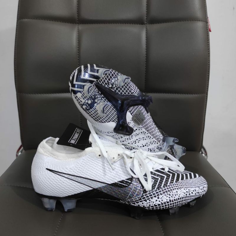 harga sepatu bola nike mercurial vapor 13