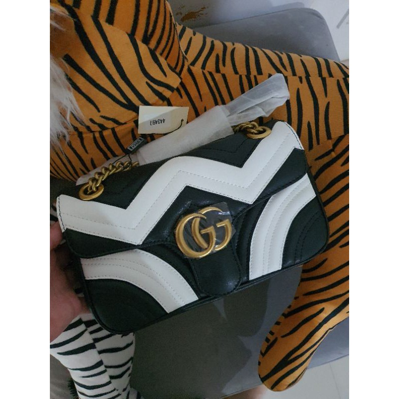 Gucci marmont black discount white