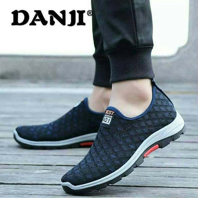 Sepatu sneakers hot sale original