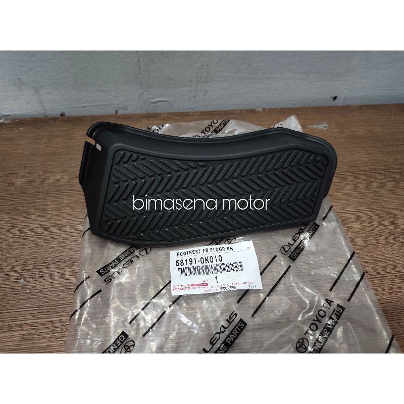 Jual tatakan injakan kaki foot rest depan kanan innova fortuner hilux