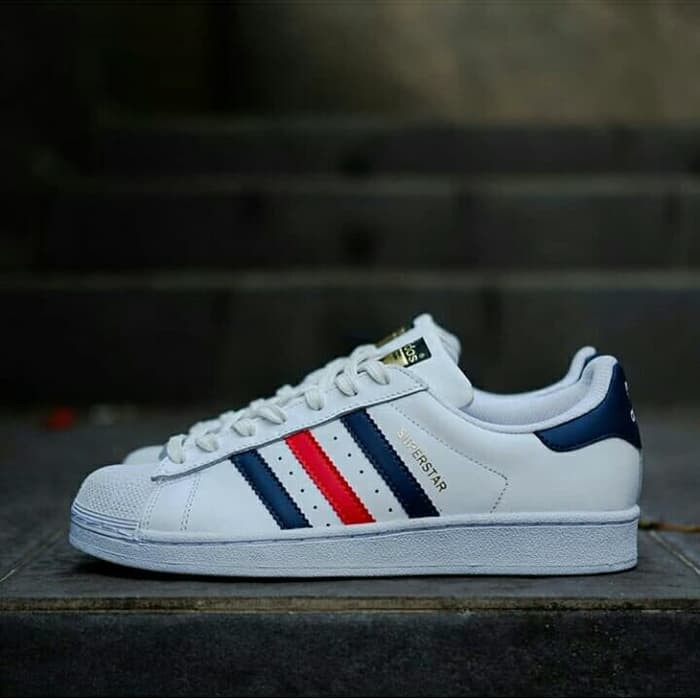 Adidas superstar store france edition