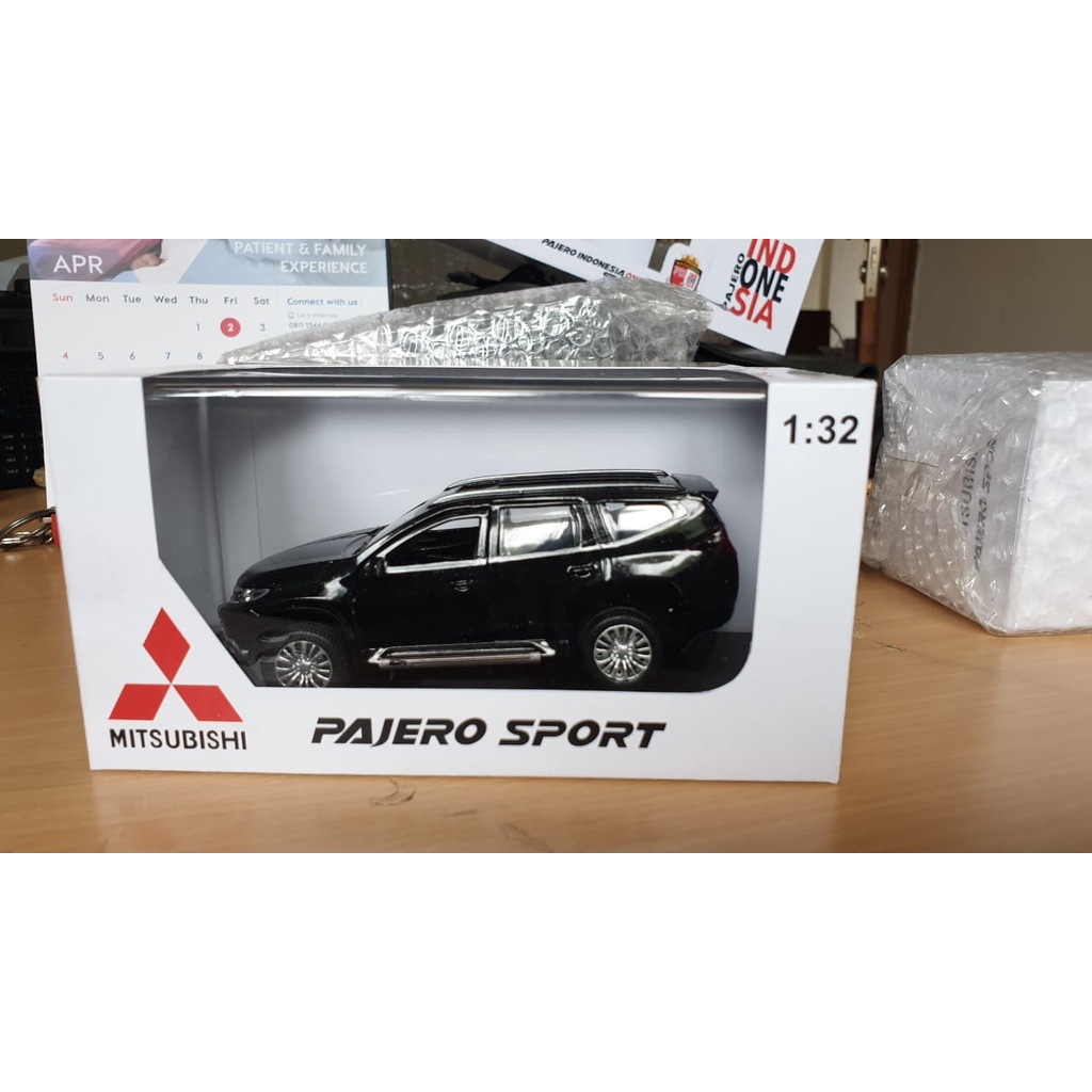 Diecast all new pajero on sale sport