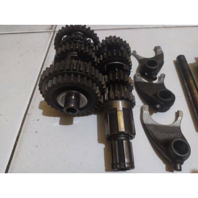 Jual Girbox/gearbox gigi rasio/ratio transmisi gl 100 - gl 125 - cb 100 ...