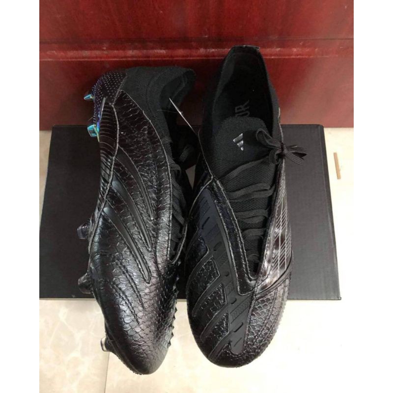 Adidas predator incurza clearance blackout