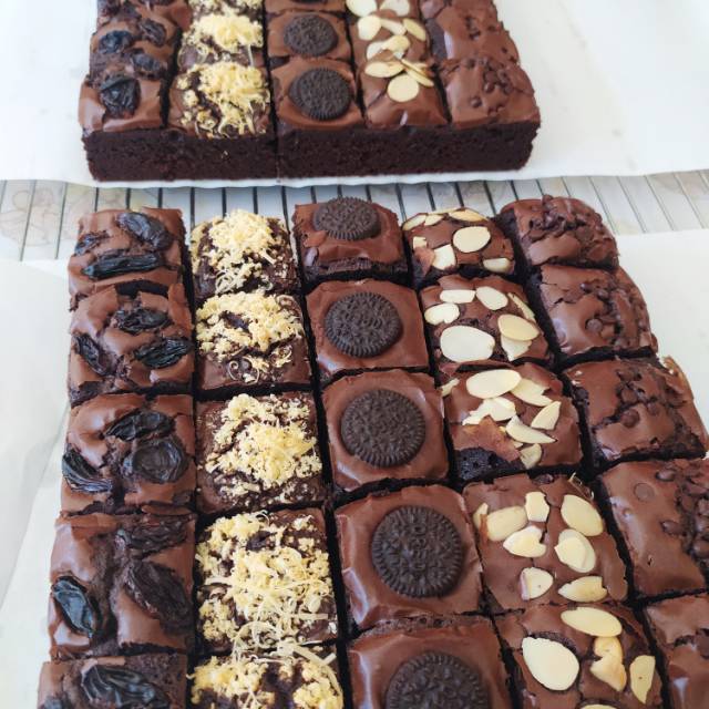 Jual Brownies sekat / brownie cube's isi 25 pcs by kudapan offcial