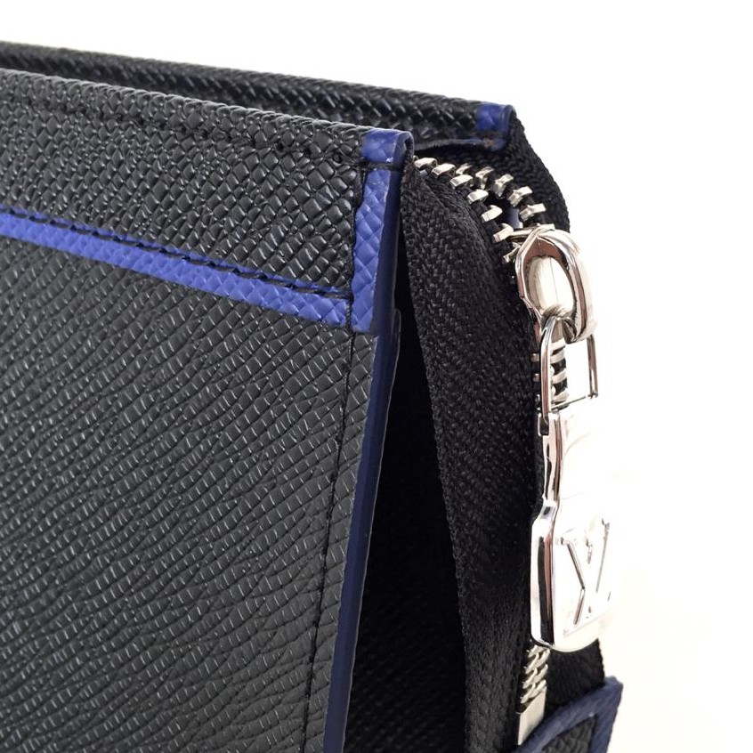 Label Malta - LV Pochette Voyage Taiga leather bag for 599€ new (unisex)