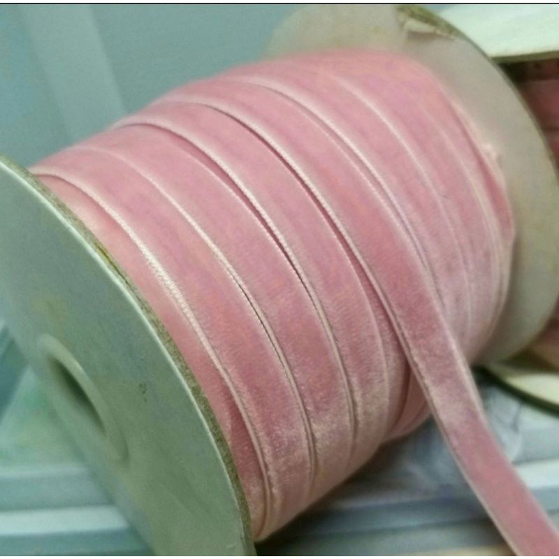 Jual per meter,pita bludru warna dusty pink 1cm | Shopee Indonesia