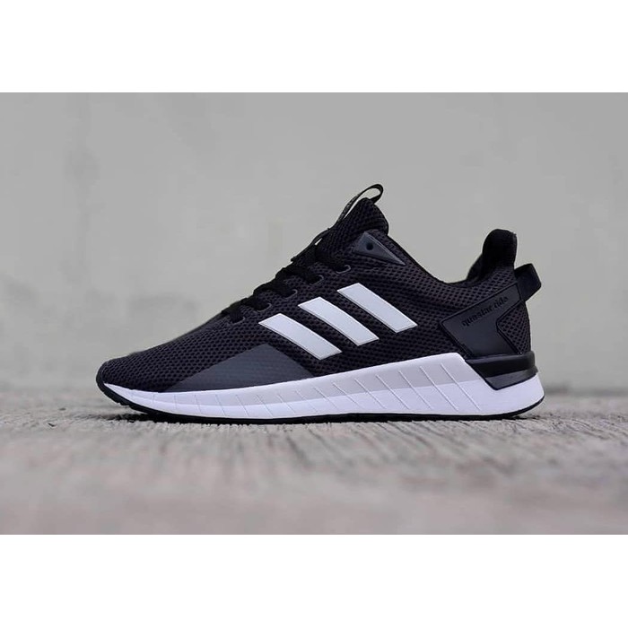 Sepatu adidas questar store ride