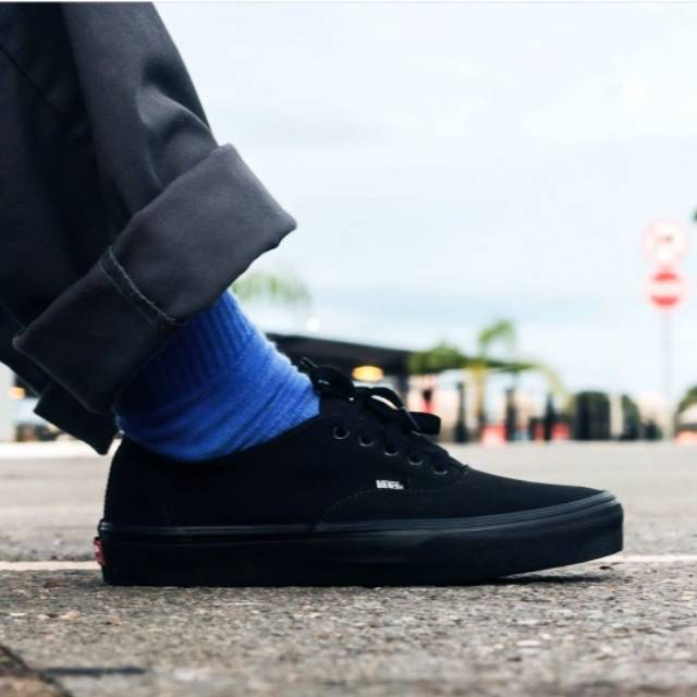 Vans authentic full black on sale style