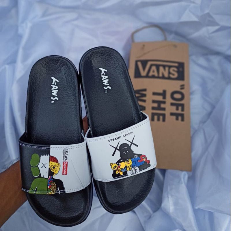 Sandal Selop KAWS Supreme Sesame Street Sendal Slop Slide On Slip