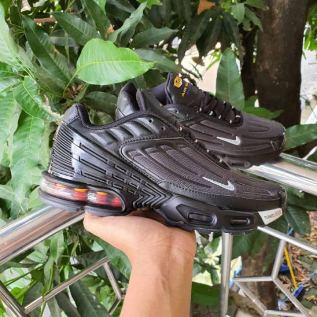 tn3 triple black