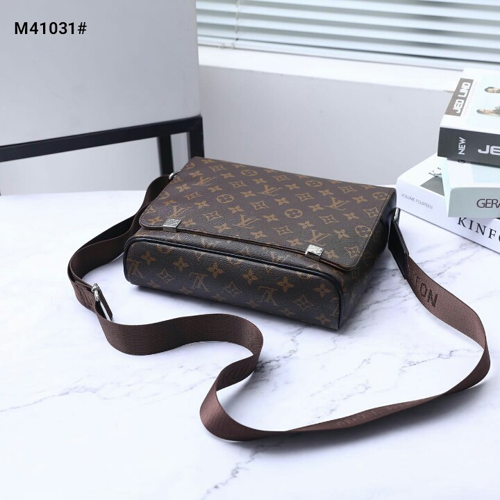 Jual Louis Vuitton Utility Side Bag Tas Selempang Pria - Brown di Seller  True OG Lifestyle Official Store - True OG Pantai Indah Kapuk - Kota  Jakarta Utara