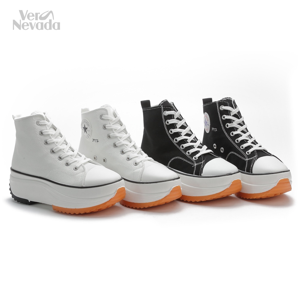 Sepatu store wedges sneakers