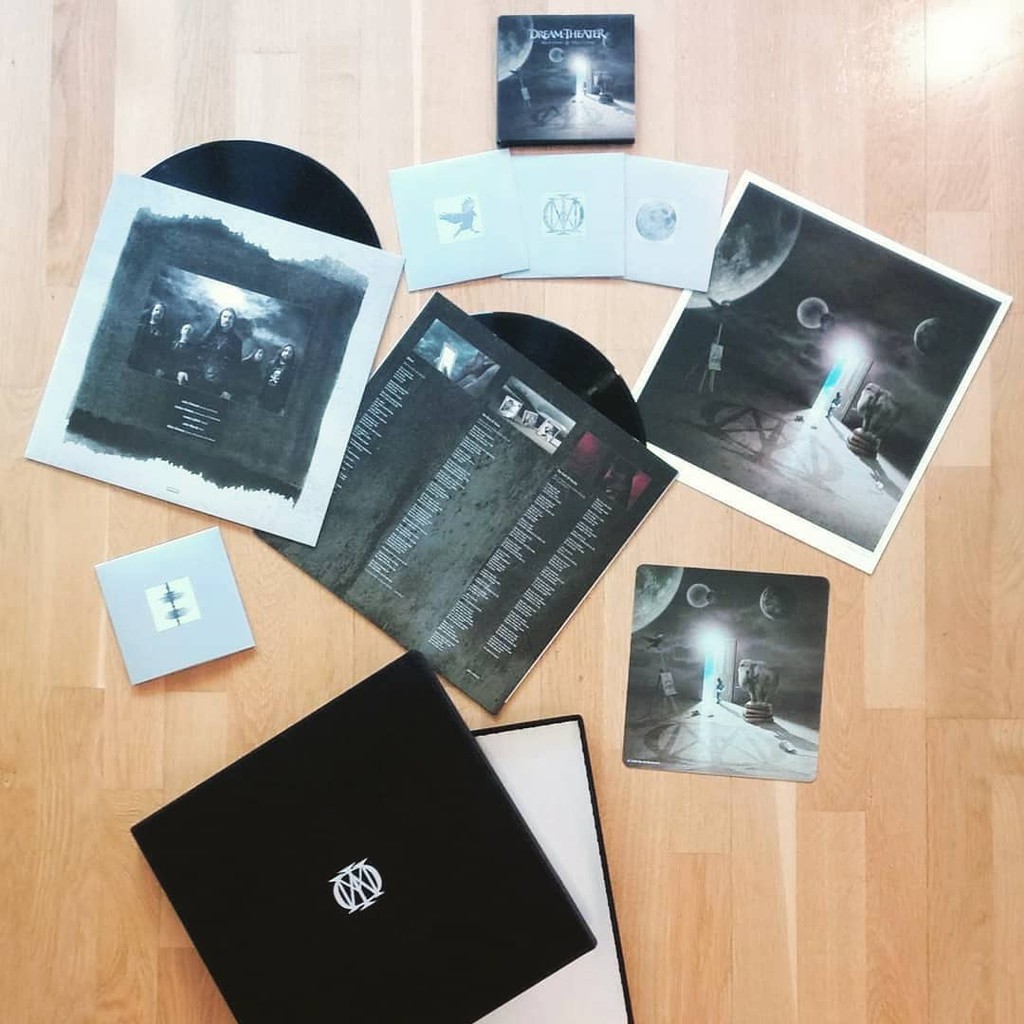 Jual BOX SET DREAM THEATER BLACK CLOUDS & SILVER LININGS 2 BLACK VINYL & 3 CD Shopee Indonesia