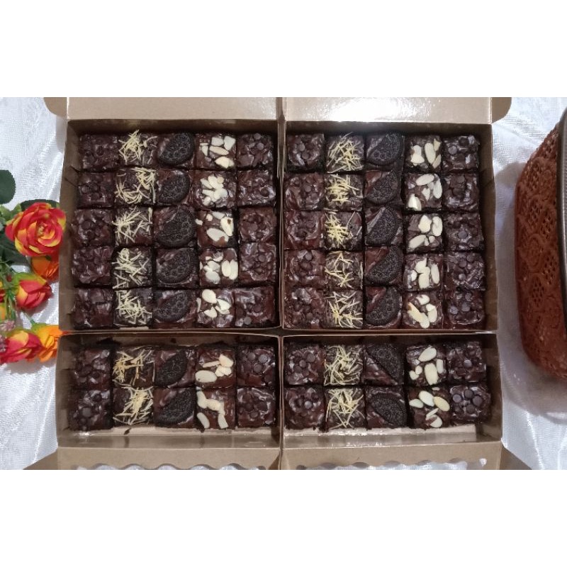 Jual Brownies Panggang ukuran 20x20 harga 75.000 Halal Shopee Indonesia