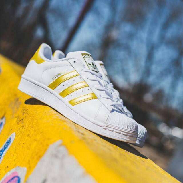 Jual adidas 2025 superstar gold