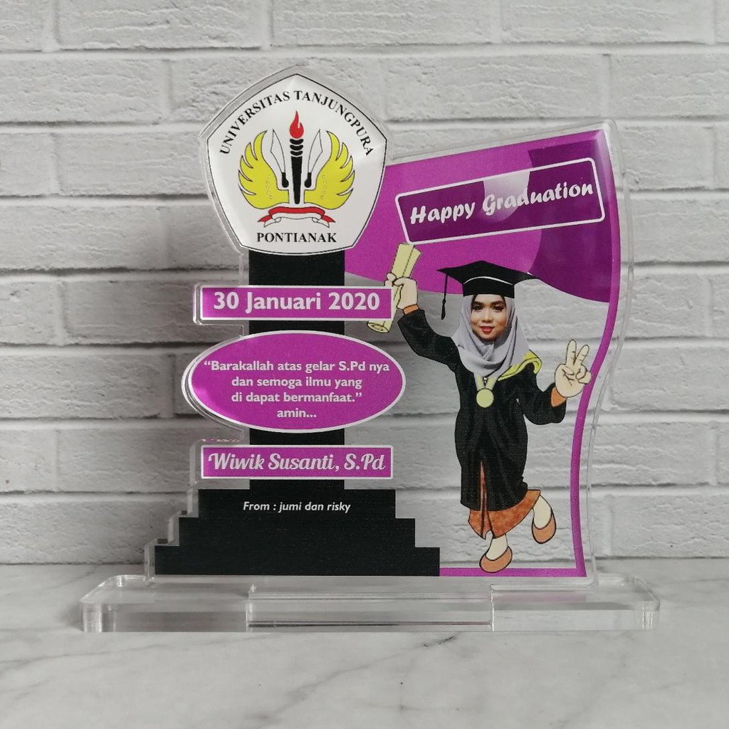 Jual Plakat Akrilik Custom Kado Wisuda Design Sesukamu Shopee Indonesia