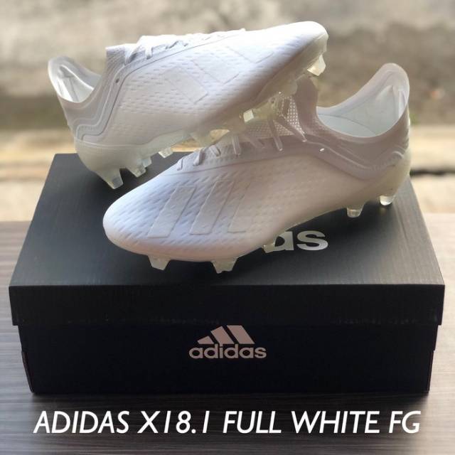 Sepatu bola 2025 adidas x18