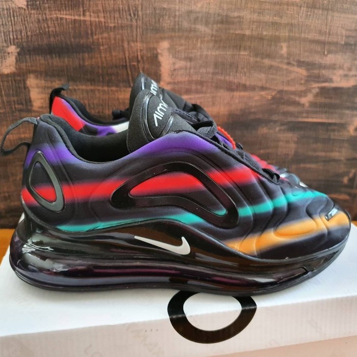 Air max 720 black neon outlet streaks