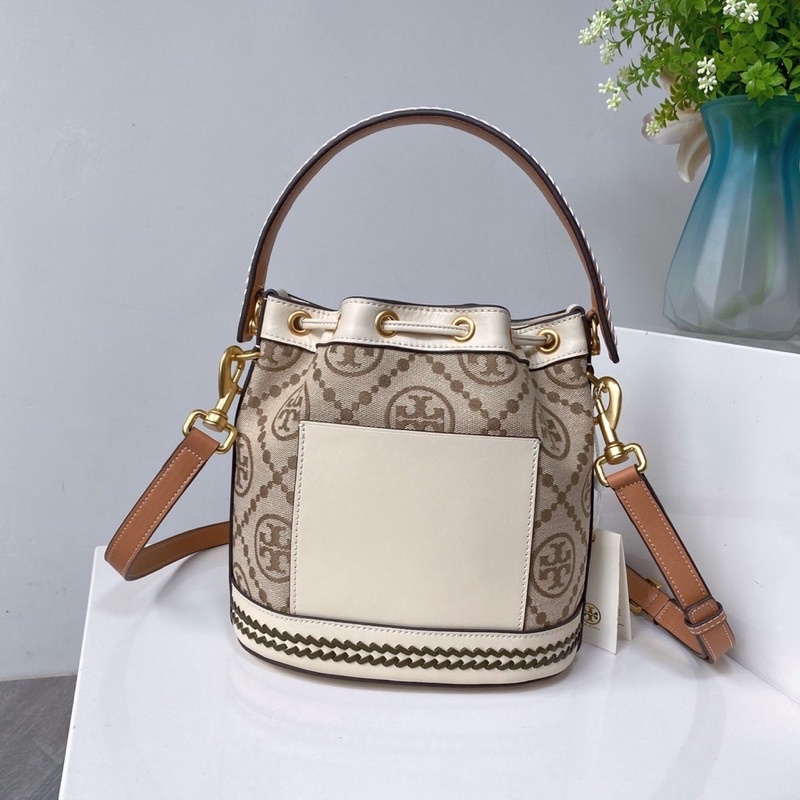 กระเป๋าสะพาย TORY BURCH T MONOGRAM JACQUARD BUCKET BAG HAZELNUT