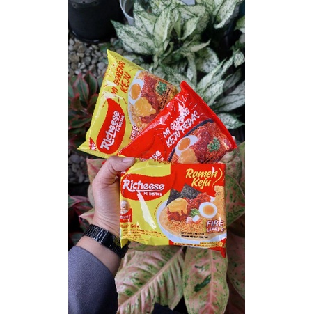 Jual Mie Richeese Viral Level 0, Level 3, dan Ramen Kuah Level 0 ...