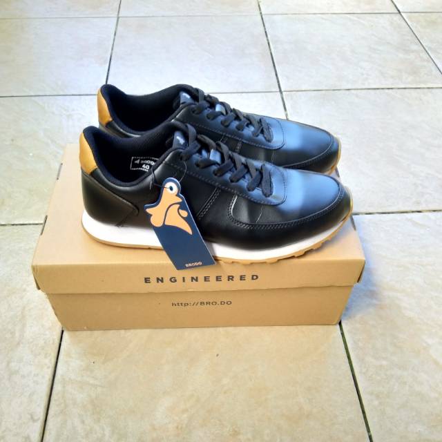 Brodo base black deals gum sole