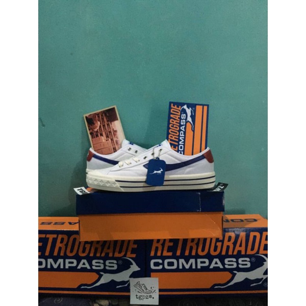 Jual Sepatu Compass Retrograde Low White Blue 35-45 100% ORIGINAL ...
