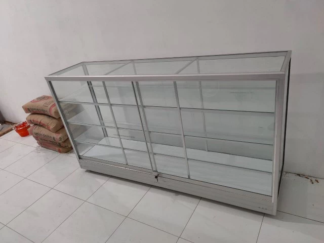 Etalase Aluminium Surabaya