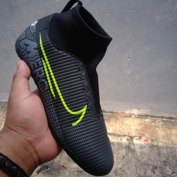 Nike hypervenom futsal hitam hotsell