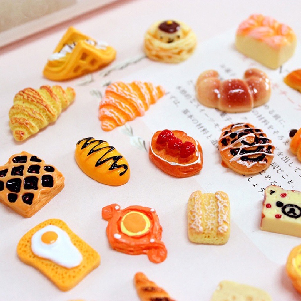 Jual Miniatur Miniature Dollhouse 1:12 Kue Cake Croissant Puff Pastry ...