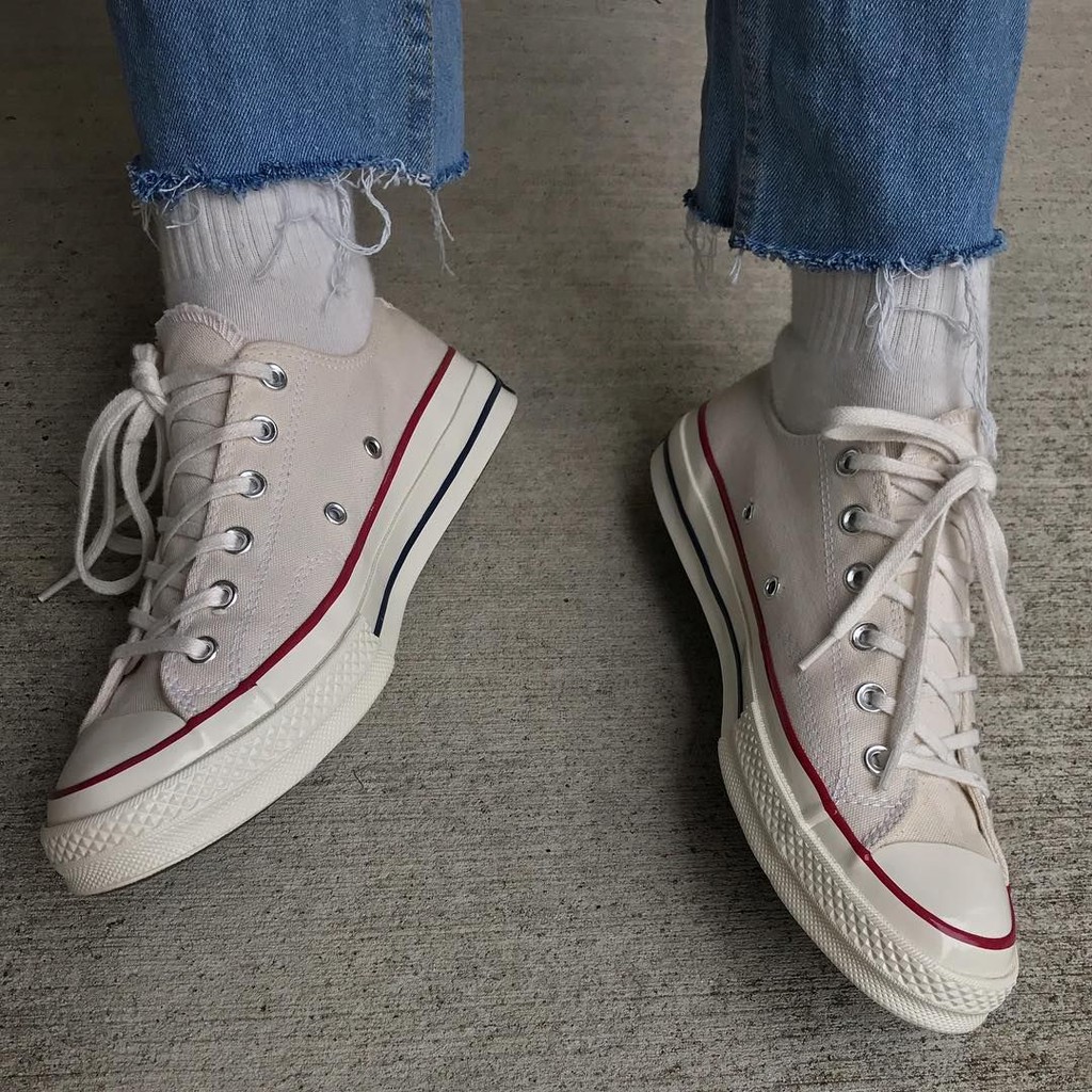 Chuck taylor outlet triple white