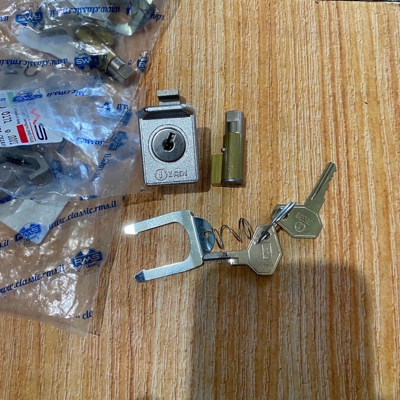 ZADI SCHLOSS SET KOMPLETT KOFFER SATTELSCHLOSS VESPA PK 50 XL