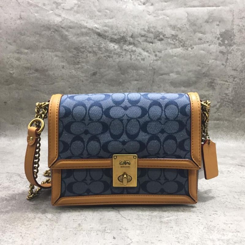 Jual COACH Hutton Shoulder Bag In Signature Chambray | Shopee Indonesia