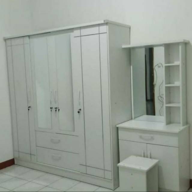 Jual Lemari Pakaian Pintu Jumbo Dan Meja Rias Mewah Satu Set