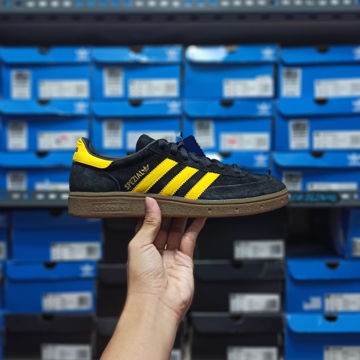 Adidas spezial cheap yellow black