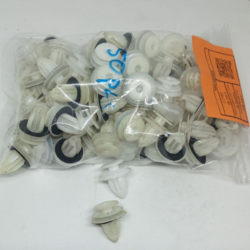 Jual 50pcs Car door clip studs / KANCING KLIP DOOR TRIM HARBOT ...