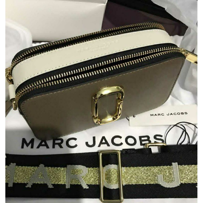 50% Marc Jacobs Snapshot French Grey Multi, Luxury, Bags & Wallets on  Carousell